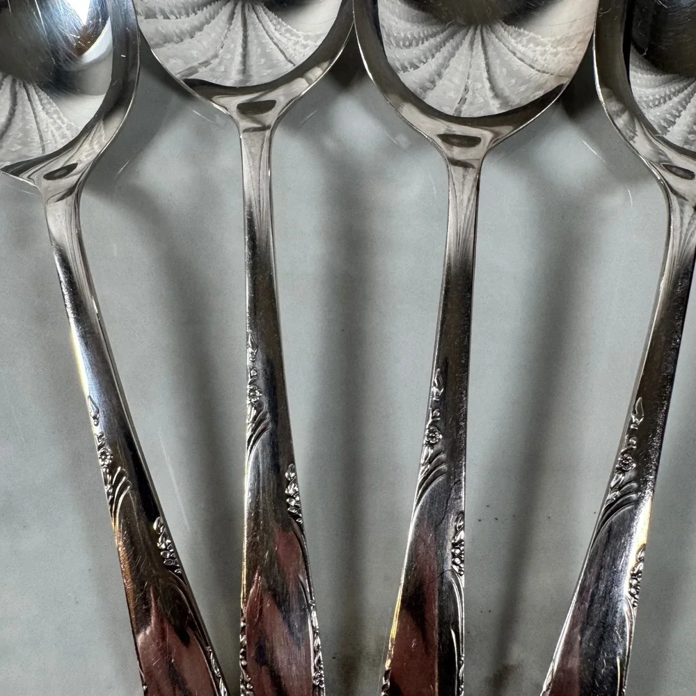 Set of 4 Oneida Simeon L & George H Rogers‎ Silver Plated Soup Spoons Lot 2
